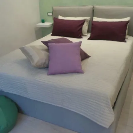 Cinqueterreblu Bougainvilleap * Monterosso al Mare